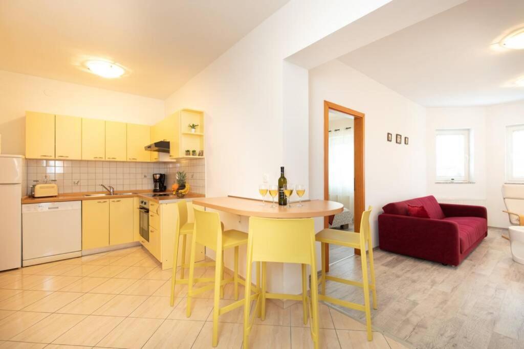 Apartments Doris, Krk Krk Town Dış mekan fotoğraf