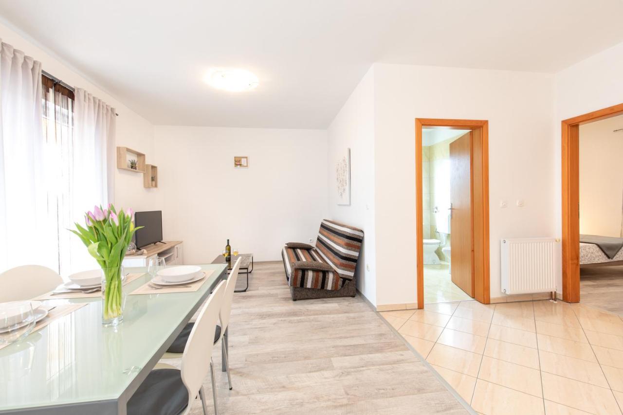 Apartments Doris, Krk Krk Town Dış mekan fotoğraf