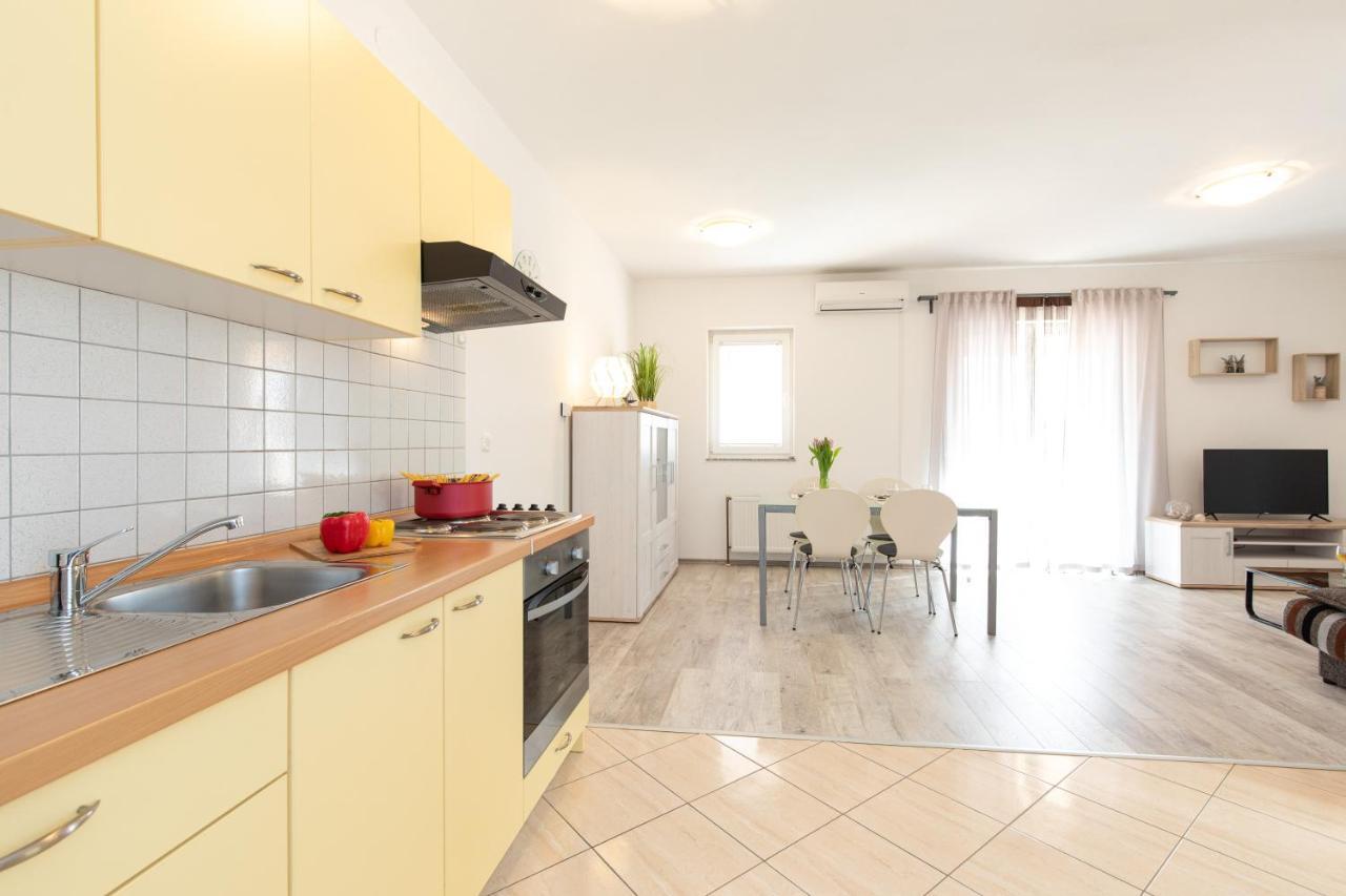 Apartments Doris, Krk Krk Town Dış mekan fotoğraf